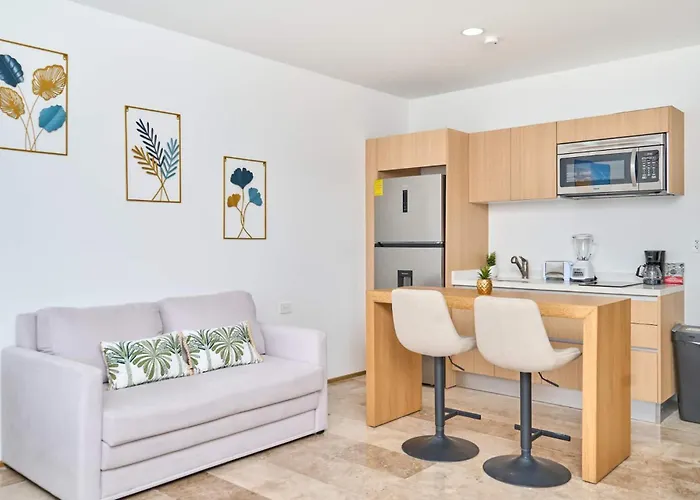 Apartment Coastal W Rooftop Pool, Gym Near