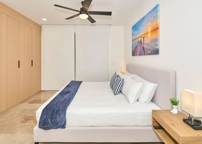 Apartment Coastal W Rooftop Pool, Gym Near