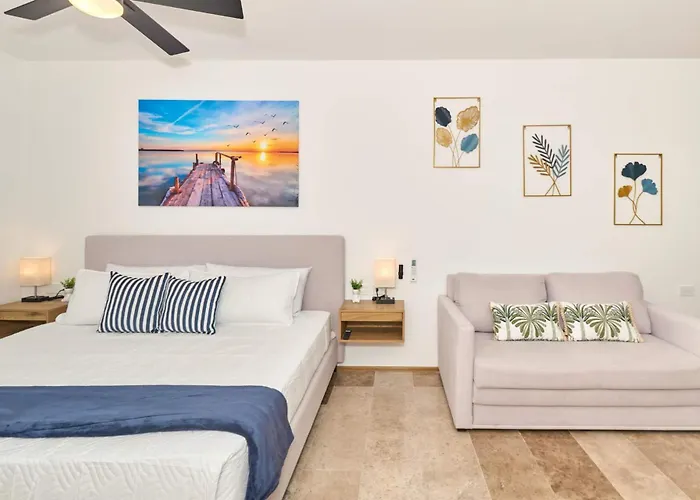 Coastal W Rooftop Pool, Gym Near Apartment Playa del Carmen