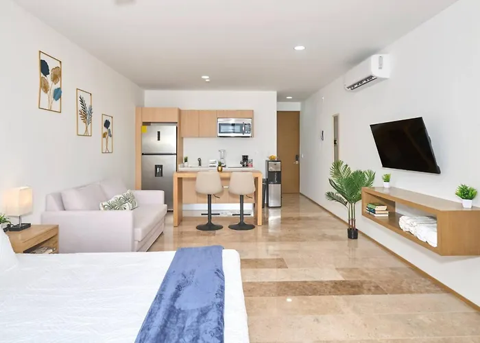 Coastal W Rooftop Pool, Gym Near *
