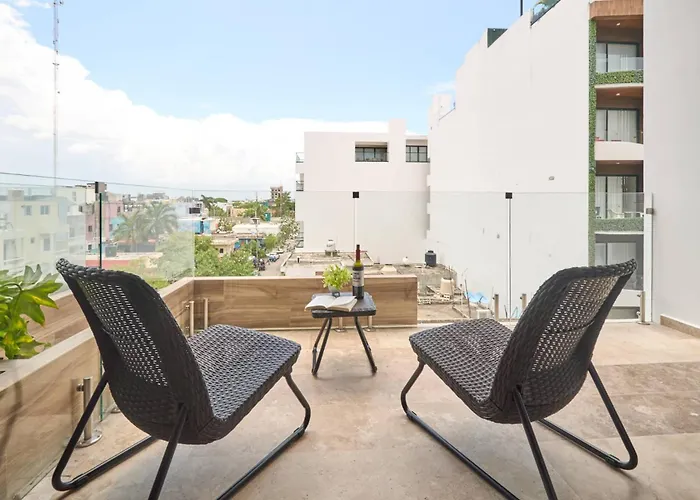 Coastal W Rooftop Pool, Gym Near Apartment Playa del Carmen