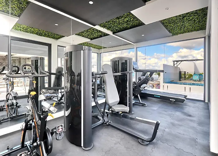 Coastal W Rooftop Pool, Gym Near Apartment *