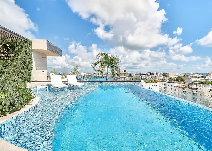 Coastal W Rooftop Pool, Gym Near